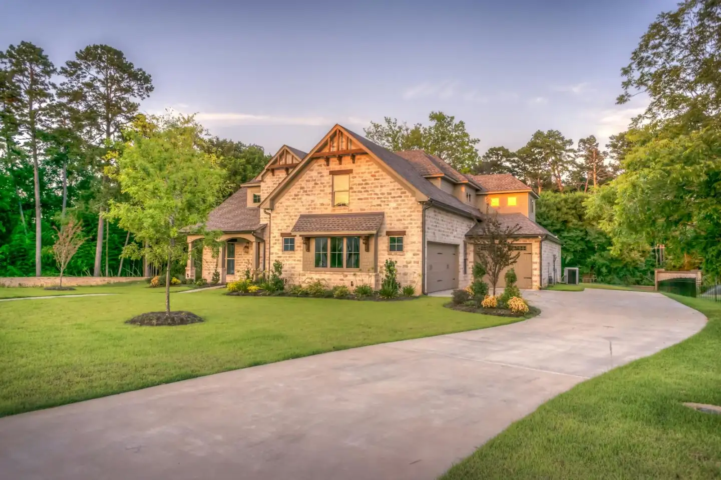 Airbnb Host Cancellation Fees (2026): The 10%–50% Schedule and the $50 Minimum