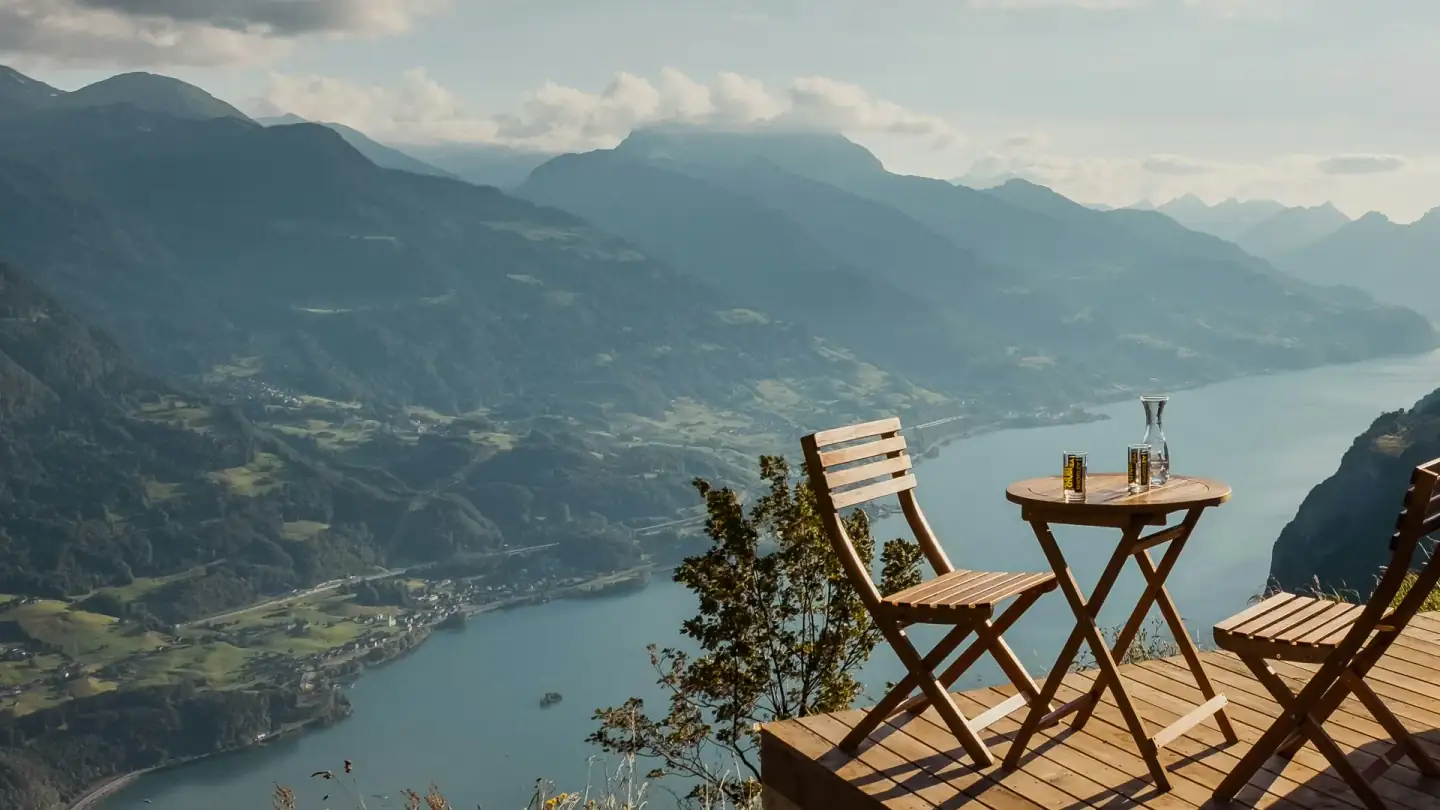 Airbnb vs Vrbo vs Direct Booking: Net Payout on the Same $1,000 Stay (2026)